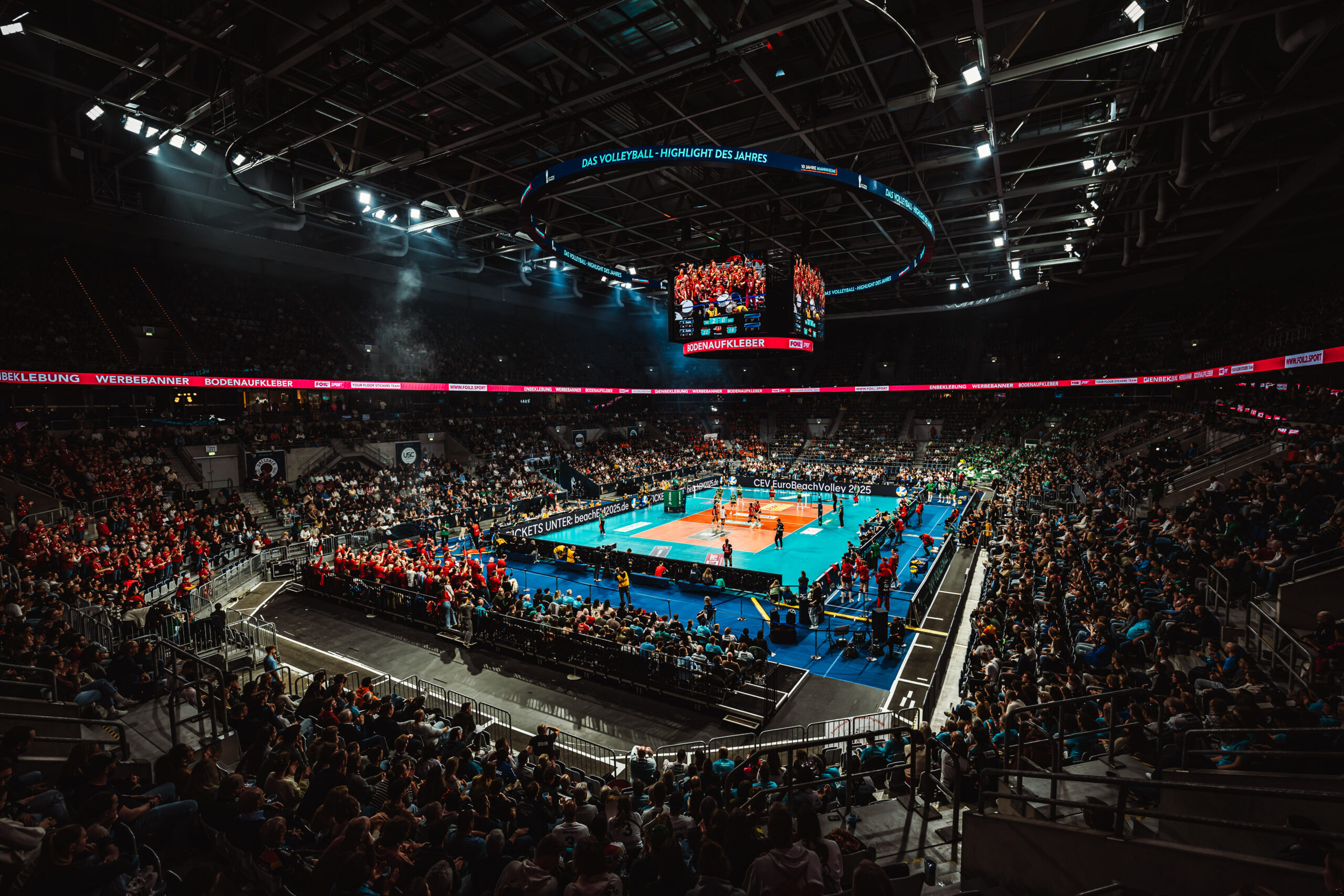 Volleyball-foil2Sport-VolleyballSpielfeldMitMarketingflächen-Credit Matthias Storgaard-Credit justus_@flotreiber